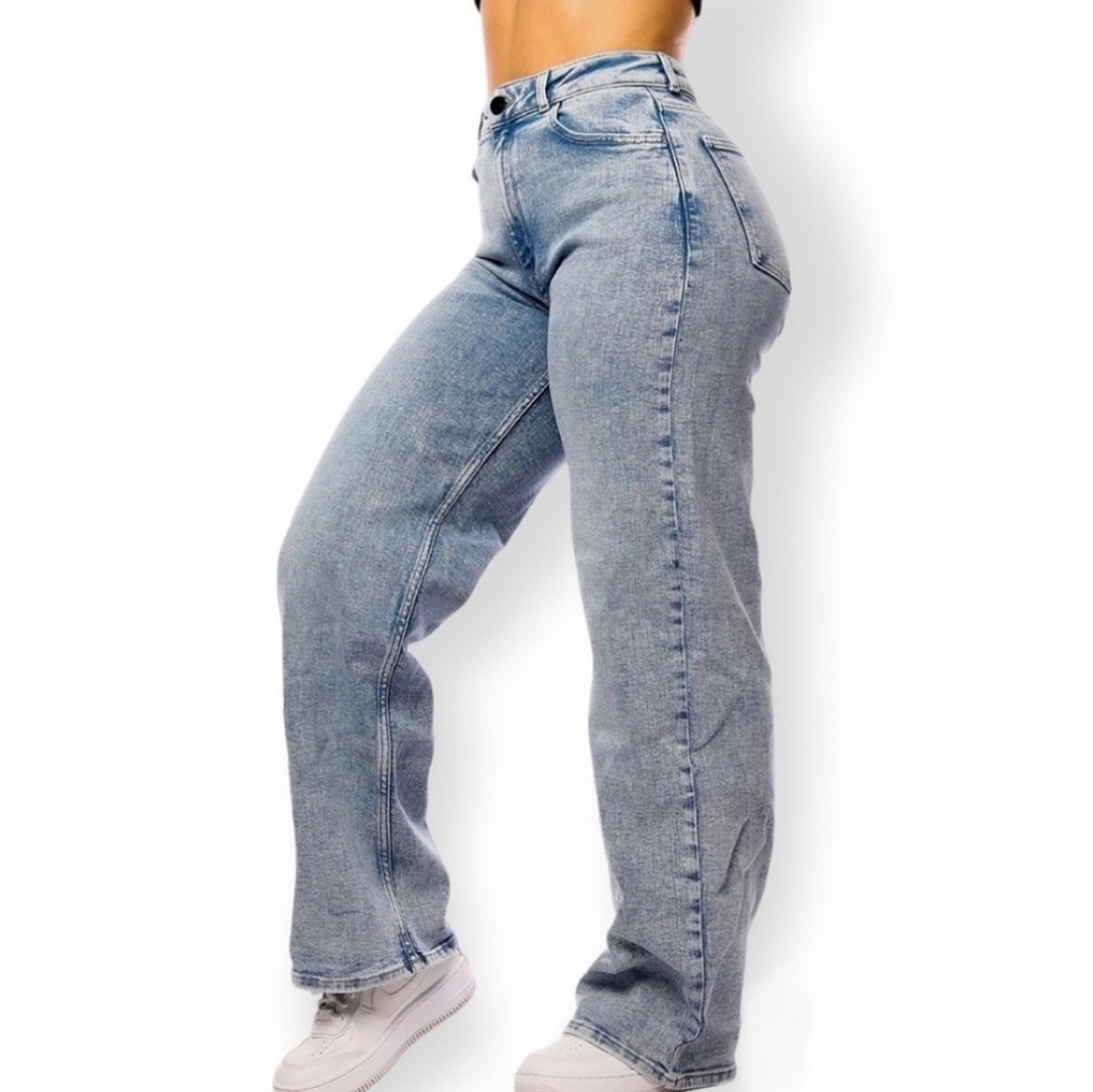 NWT FitJeans Size Small Traditional V2 Mom High Waisted 80s Blue Jeans!